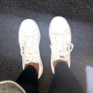 Fila Sneakers - Classic Women's